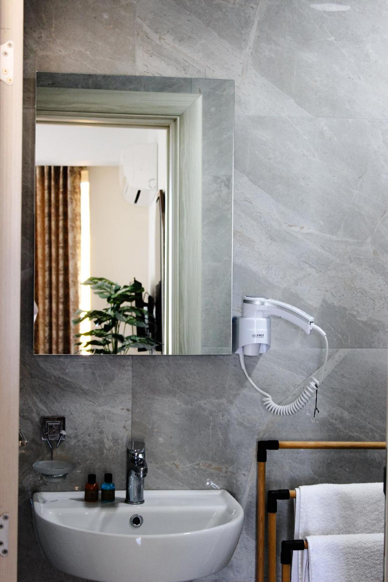 M&H Apartments Улцинь Экстерьер фото